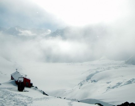 Tasman Saddle Hut